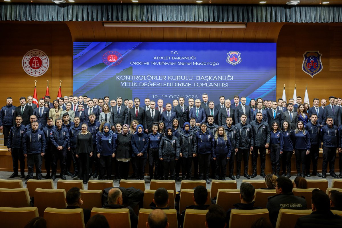 ctekurumsal's tweet photo. Kontrolörler Kurulu Başkanlığı Yıllık Değerlendirme Toplantısının açılışında, Genel Müdürümüz @YavuzEnis, Ankara Personel Eğitim Merkezi’nde eğitim gören kursiyerler ile Sincan Ceza İnfaz Kurumları Kampüsü’nde görev yapan personelimize hitap etti.

Gerçekleştirilen programda, kurumlarda yürütülen denetim faaliyetlerine ilişkin değerlendirmelerde bulunan Genel Müdürümüz, denetimin kurumsal işleyişin sağlıklı yürütülmesindeki rolüne dikkat çekerek, denetim süreçlerinin etkinliğinde personelin sorumluluğu ve katkısının önemini vurguladı.

📍Ankara Personel Eğitim Merkezi
