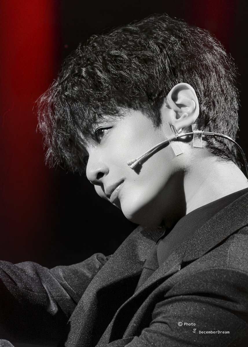 260110 밤공 보더라인 커튼콜 박규원 배우님 [June]

피도 눈물도 없는 냉혹한 킬러!