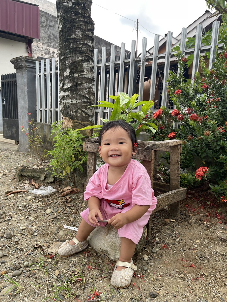 HermanaAgung's tweet photo. MasyaAllah, si cantik papa udah bisa jalan sendiri 🤗❤️ https://t.co/rC1Ho4gD3D