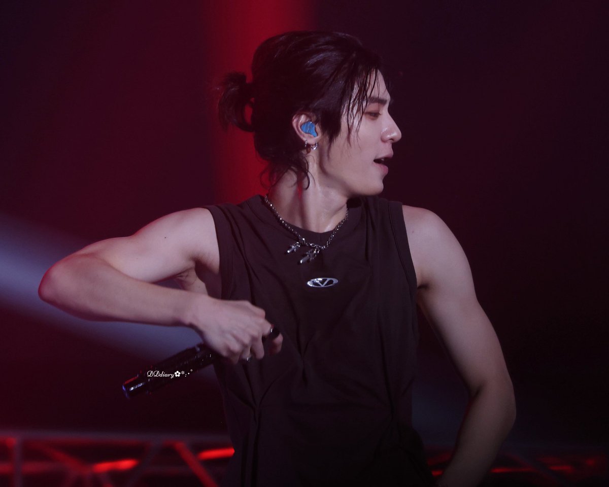 leehancode's tweet image. KIM LEEHAN                              EREN YEAGER