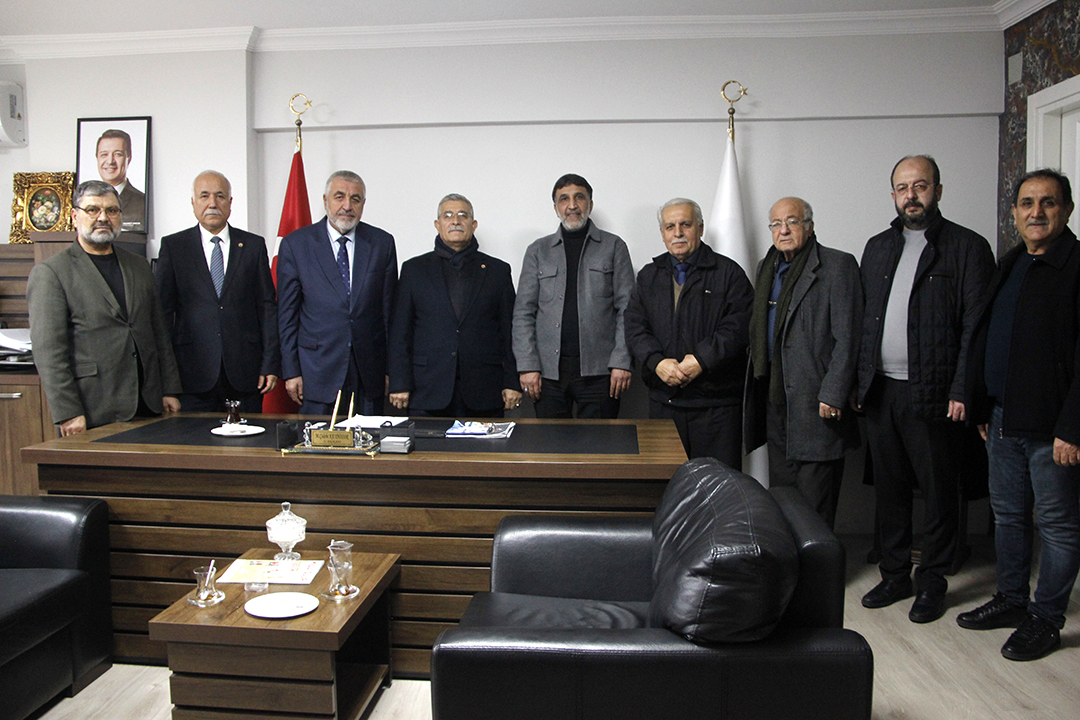 TÜED Seyhan Şubesi’nden Ziyaret
Türkiye Emekliler Derneği (TÜED) Seyhan Şubesi Başkanı Yaşar Tekin ve yönetim kurulu üyeleri, Saadet Partisi Adana İl Başkanlığı’nı ziyaret etti. Ziyarette emeklilerin güncel sorunları ve çözüm önerileri üzerine görüş alışverişinde bulunuldu.
