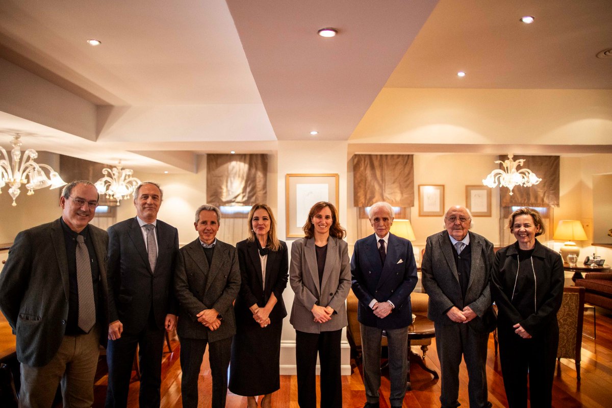 ONT_esp's tweet photo. 🤝Después de 30 años de colaboración, @sanidadgob  a través de  la @ONT_esp renueva su acuerdo de colaboración con la Fundación Carreras para impulsar la #donación de #médulaósea. Te contamos los principales logros alcanzados hasta hoy 1/3 👇 https://t.co/wGSK8C5kDR