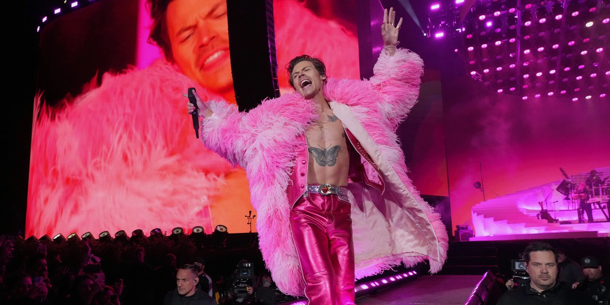 chartdata's tweet image. Harry Styles launches new website.