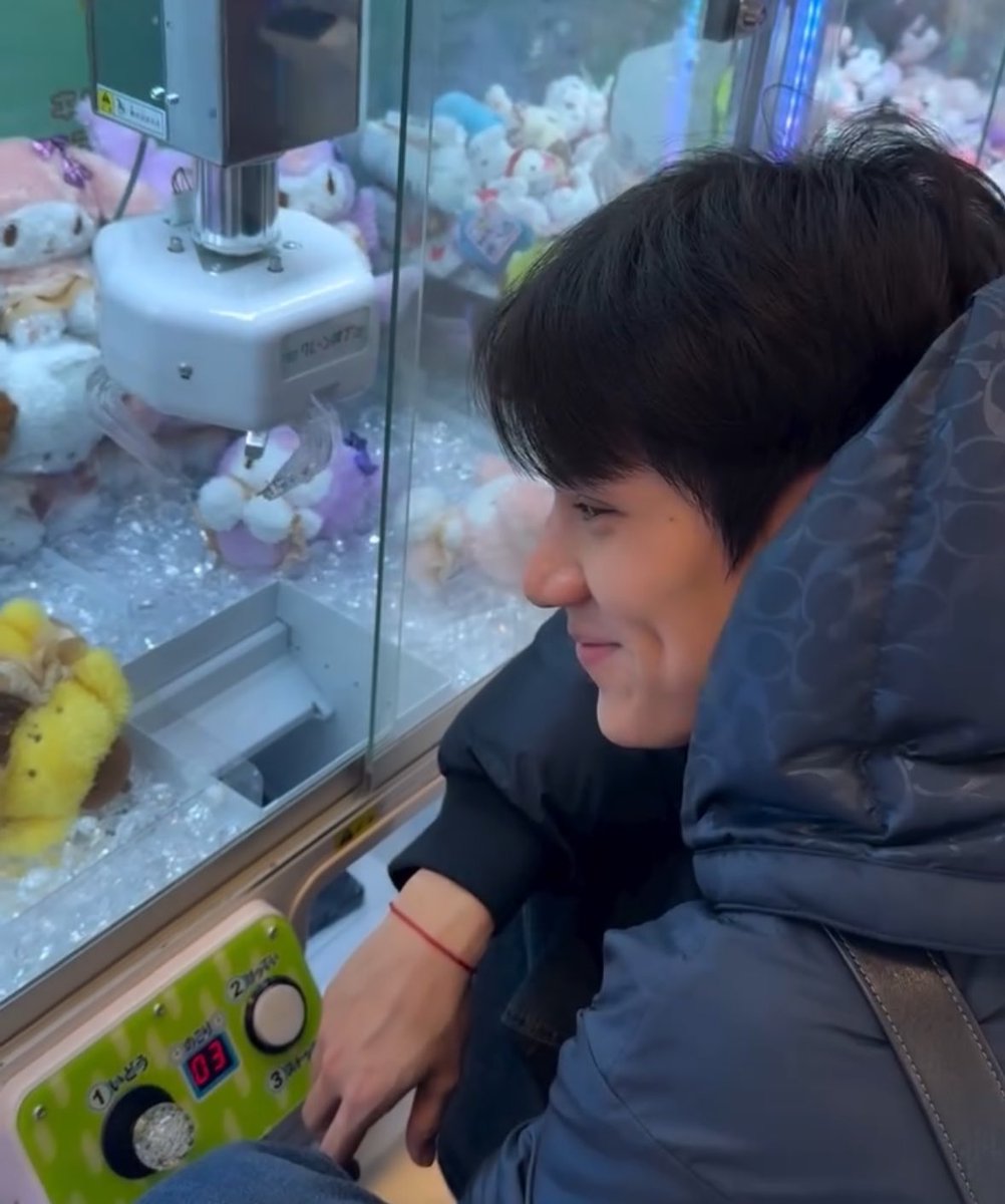 ฮือ น่ารักจาง พี่นนนคีบตุ๊กตาให้น้องจ๋าว น้องอยากได้คับมี๊🥺🫳🏻 #mynameisnanon