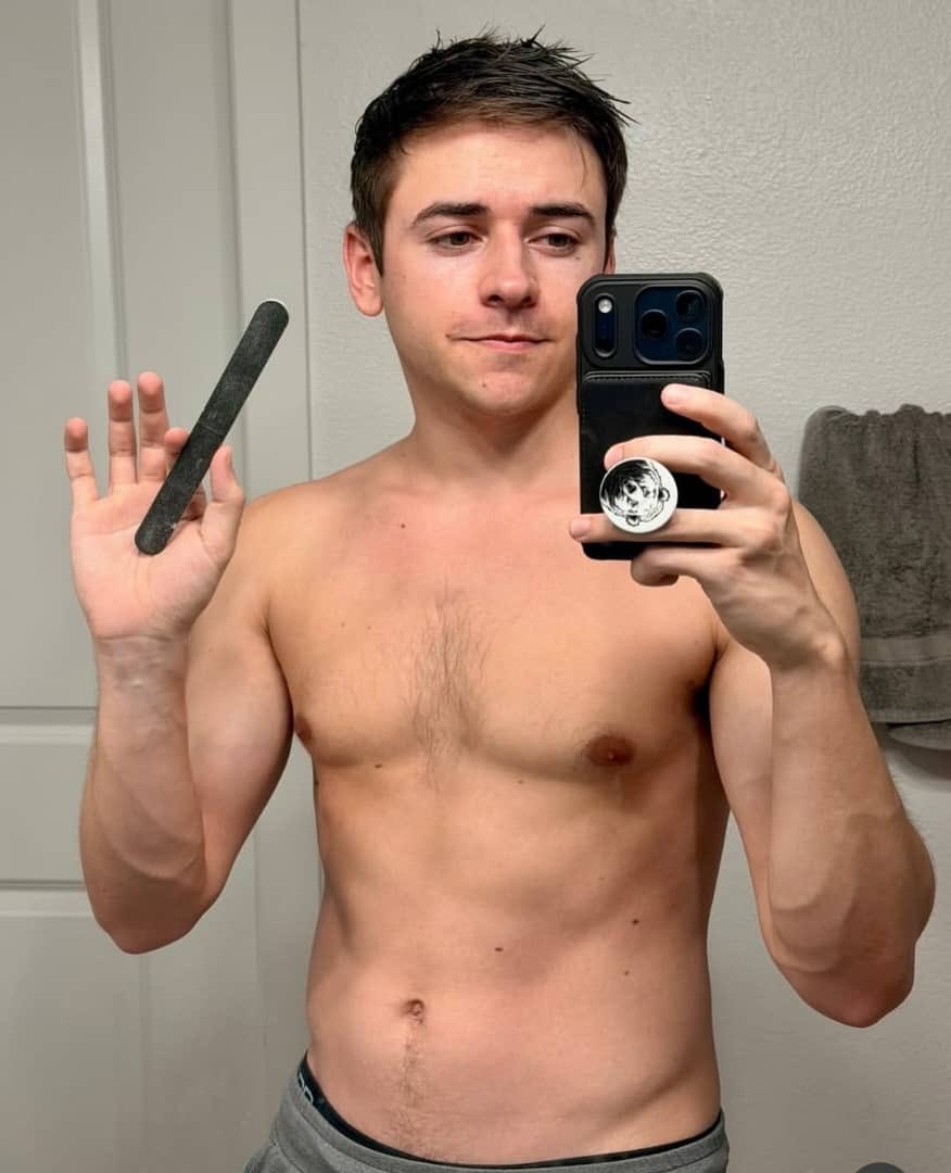 notstanchris0's tweet photo. You love what you? 💋❤️ https://t.co/AhaasiHnQy