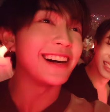 miniheartchy's tweet image. ฮ้าทเวลาไปดูคอนเสิร์ตคือแบบน่ารักโคตร 💕💗💖💖