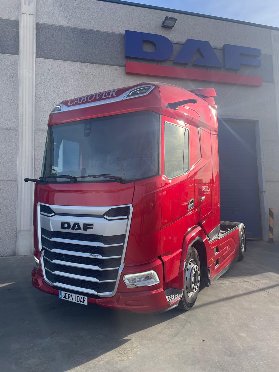 SERVIDAF's tweet photo. Cabover también se suma hoy a las entregas 2026, se lleva este precioso XG 480 con color rojo MY 2025.
Eficiente y seguro sello de identidad de la gama XG.
#dafdealer https://t.co/esrY0ANfLw