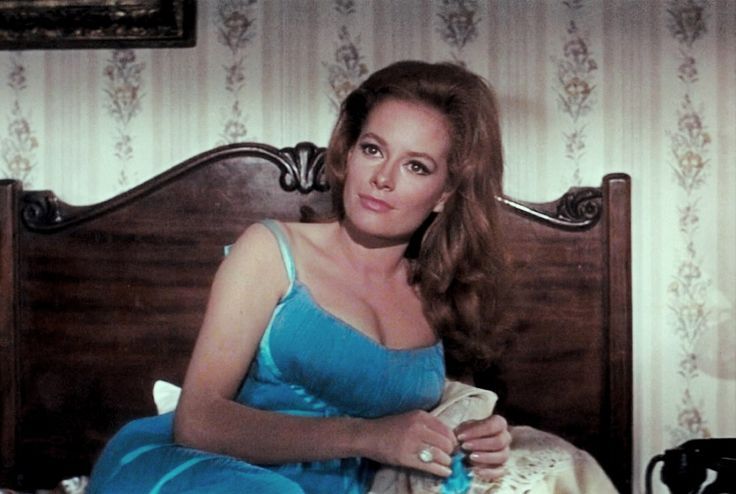 ClassicSpyChic's tweet photo. Villainous Bond Girls that I would let ruin my life starter pack; https://t.co/2o8tFOxej5