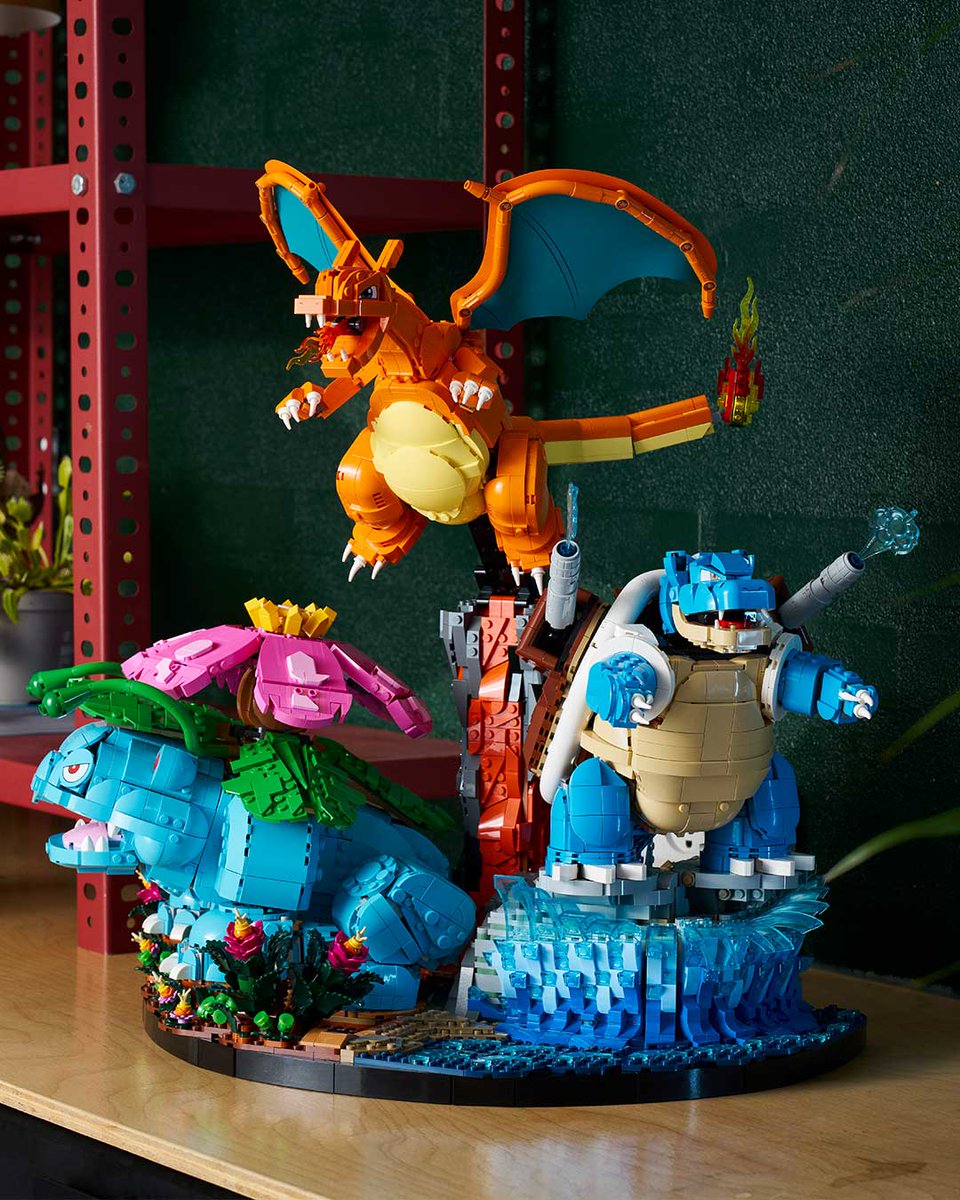 Pokemonlatam's tweet photo. ¡Bienvenidos al mundo de LEGO Pokémon! ⚡ 

¿Podrás atraparlos y construirlos todos? 🍃🔥💧#Pokemon #LEGO #LEGOPokemon 

https://t.co/FA7qK8JnqA https://t.co/J6t7qLQnDa