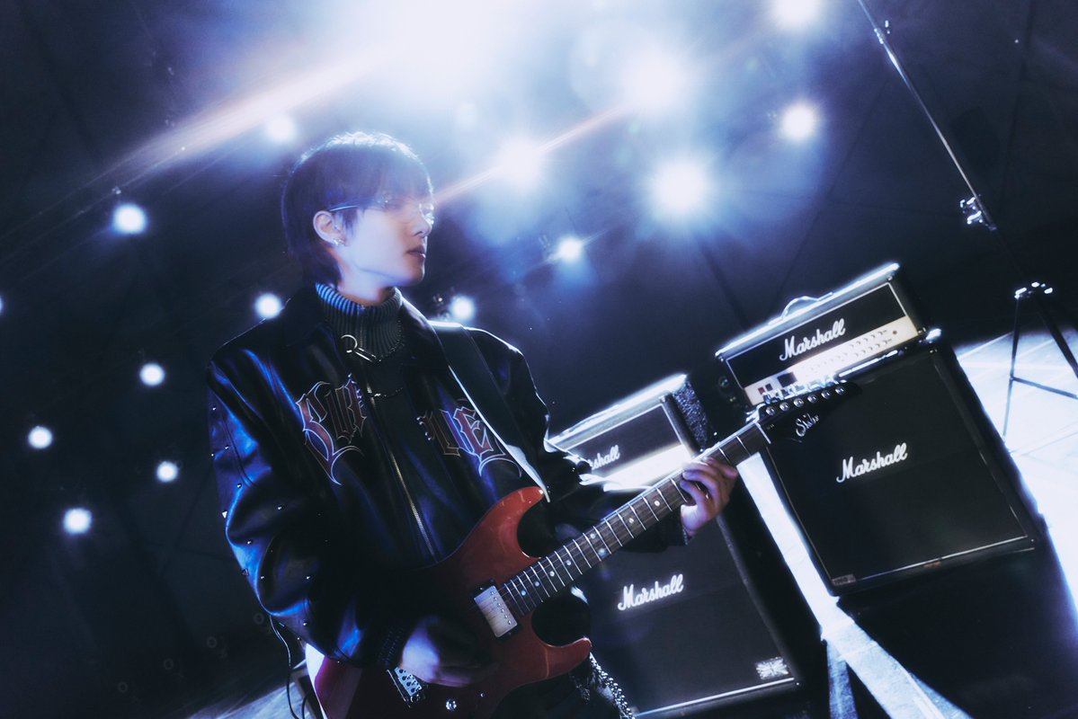 catch_theyoung's tweet image. CATCH THE YOUNG
THE 1ST ALBUM [EVOLVE]

‘Amplify’ IMAGE #1

#안기훈 #KIHOON

▶️ 2026.01.19 (MON) 6PM (KST) RELEASE

#캐치더영 #CATCHTHEYOUNG #CTY
#EVOLVE #Amplify