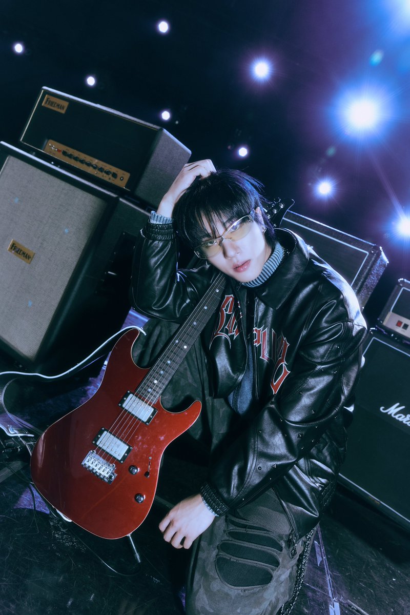 catch_theyoung's tweet image. CATCH THE YOUNG
THE 1ST ALBUM [EVOLVE]

‘Amplify’ IMAGE #1

#안기훈 #KIHOON

▶️ 2026.01.19 (MON) 6PM (KST) RELEASE

#캐치더영 #CATCHTHEYOUNG #CTY
#EVOLVE #Amplify