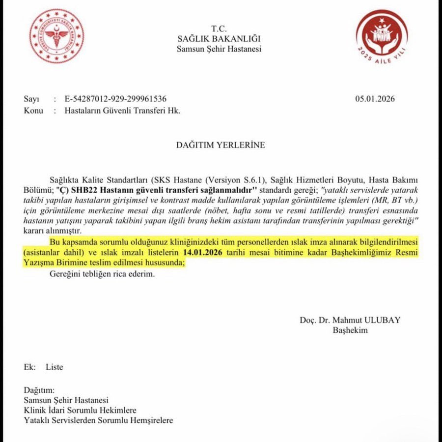 hekimsen's tweet photo. Asistan hekimler taşıma personeli değildir.
Hasta transferi tıbbi karar ve stabilite değerlendirmesi gerektirir; ancak fiili taşıma/organizasyon sağlık hizmetinin idari boyutudur. Hasta güvenliği, hekimlerin en temel önceliğidir. Ancak güvenli sağlık hizmeti; doğru görev tanımları, ekip çalışması ve kurumsal organizasyon ile sağlanır.
Mesai dışı saatlerde yapılan görüntüleme ve girişimsel işlemler öncesi hasta transferleri;
•risk değerlendirmesi,
•tıbbi uygunluk kararı,
•gerekli order ve önlemlerin belirlenmesi
hekim sorumluluğundadır.
Ancak hasta transferin fiilen hekim tarafından yapılması,
•asistan hekimlerin eğitim ve nöbet hizmetini aksatır,
•servislerin hekimsiz kalmasına yol açabilir,
•hasta güvenliğini artırmak yerine yeni riskler doğurur.
Hasta transferi bireysel değil, ekip işidir. Standartlar risk temelli uygulanmalı, genelleyici olmamalıdır.
SKS Standardının Yorumlanma Hatası
SKS SHB22’nin özü:
“Hastanın güvenli transferinin sağlanması”
Standart “transferi mutlaka hekim yapar” demez.
Doğru uygulama:
•Stabil hasta → eğitimli sağlık personeli + yazılı hekim talimatı
•Stabil olmayan hasta → hekim refakati (gerekirse)
Bu yazı:
•Tüm mesai dışı transferleri otomatik olarak hekime yüklemektedir
•Risk temelli değil, genelleştirici ve savunmacı bir yorumdur.
Bu konunun;
•mesleki ilkeler,
•sağlık hizmetinin bütünlüğü,
•hasta güvenliği
açısından takipçisi olduğumuzu kamuoyuna bildiririz.