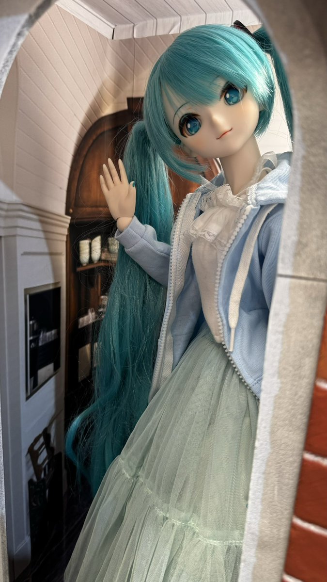 #深夜の初音ミク撮影60分一本勝負
お題【とびら】
扉を開けたらNTちゃんが出てきた