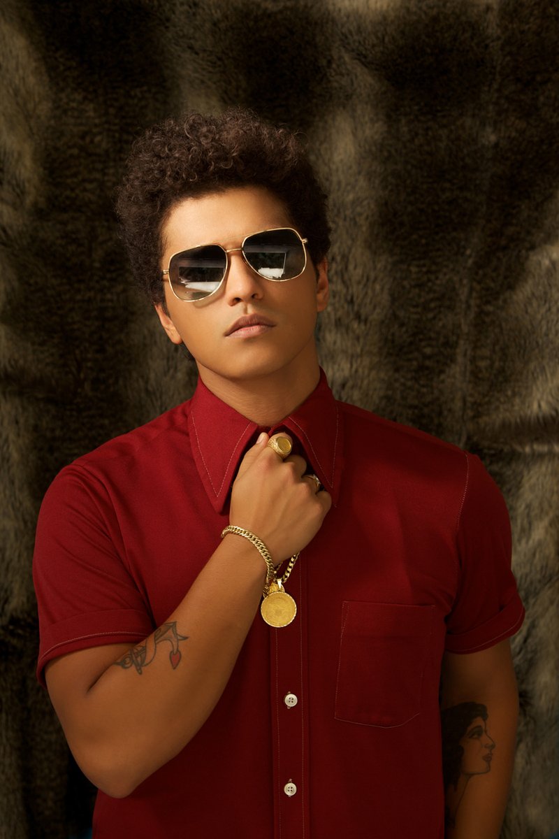 chartdata's tweet photo. Bruno Mars' "Locked out of Heaven" reaches a new peak of #14 on the global Spotify chart with 2.82 million streams, 13 years after release. https://t.co/vvcEqICNLa