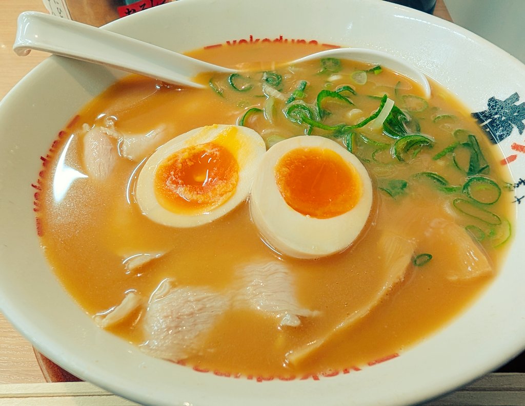 shishimaru_chs's tweet photo. 久々の深夜横綱でごっつぁんです🍜
#ラーメン https://t.co/ynKQJQ6vPq