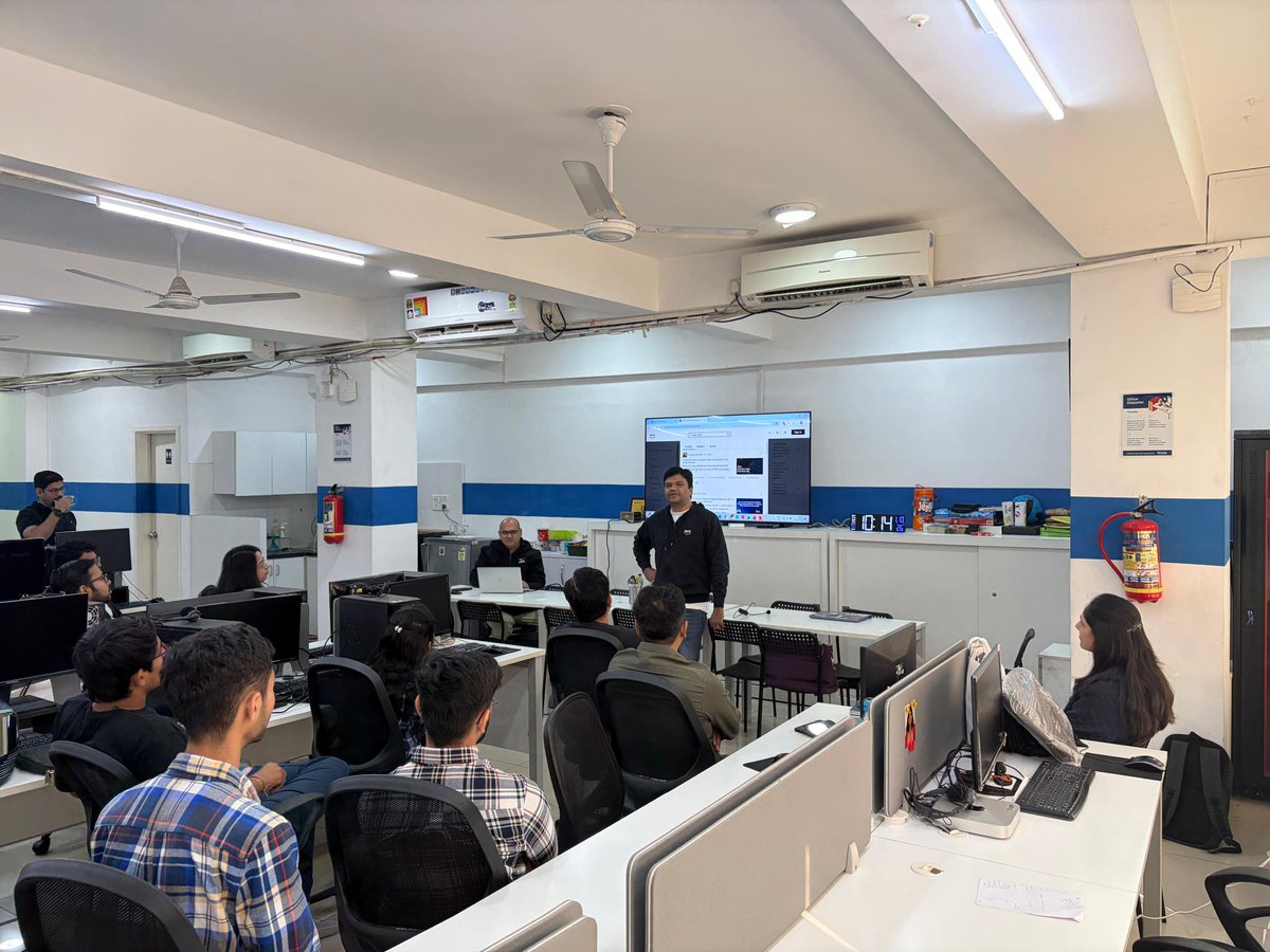 AWS User Group Vadodara tweet media