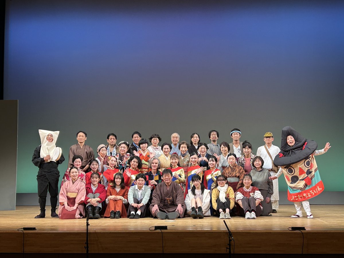 Satsu__ki27's tweet photo. #やってみなはれ  
 #大阪150年物語
無事に終演しました❗️
活気ある大阪を学び、
自分が生まれる前の時代を研究するのも楽しかったです☺️
皆さんも「やってみなはれ」❣️

第一章 お由役 安河内咲月 https://t.co/WLLuY84hJz
