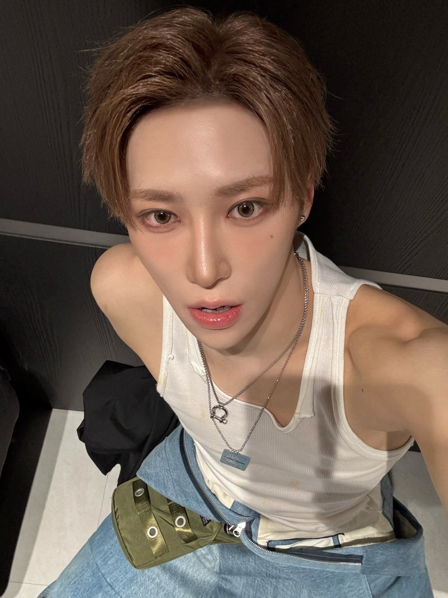 정식 데뷔 첫날이 되었는데 앨리즈만 생각나요.💘 알파드라이브원이 되는 첫날 모습 앨리즈한테 보여줘야지~ 😜

#ALPHADRIVEONE #ALD1
#알파드라이브원
#ARNO #아르노