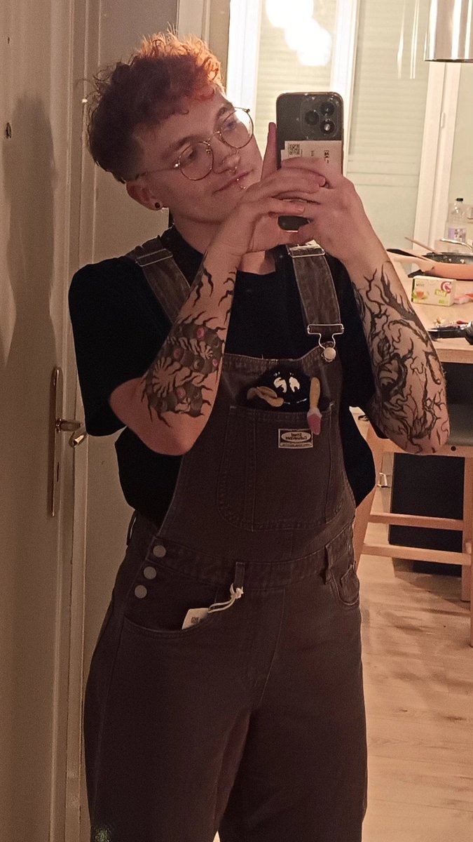 _ou_est_charlie's tweet photo. Quelqu'un intéressé par cette salopette ? / neuve avec étiquette. Je la vend 20€ (acheté 46€) https://t.co/wuPUprKPZh