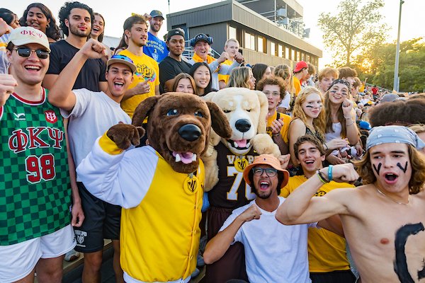 VUParking's tweet photo. A big welcome to all of our new Beacons and their families attending FOCUS today!  Have a great day at FOCUS and enjoy the start of your Valpo journey! https://t.co/I7vaYaAhjR