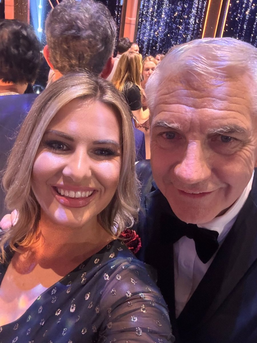 Roberts_Tanya_'s tweet photo. Dancing with the Stars ⭐️
Week ✌️
Roll on Movie Week 🍿🎬
#VoteEric https://t.co/wgLRRhFEaT