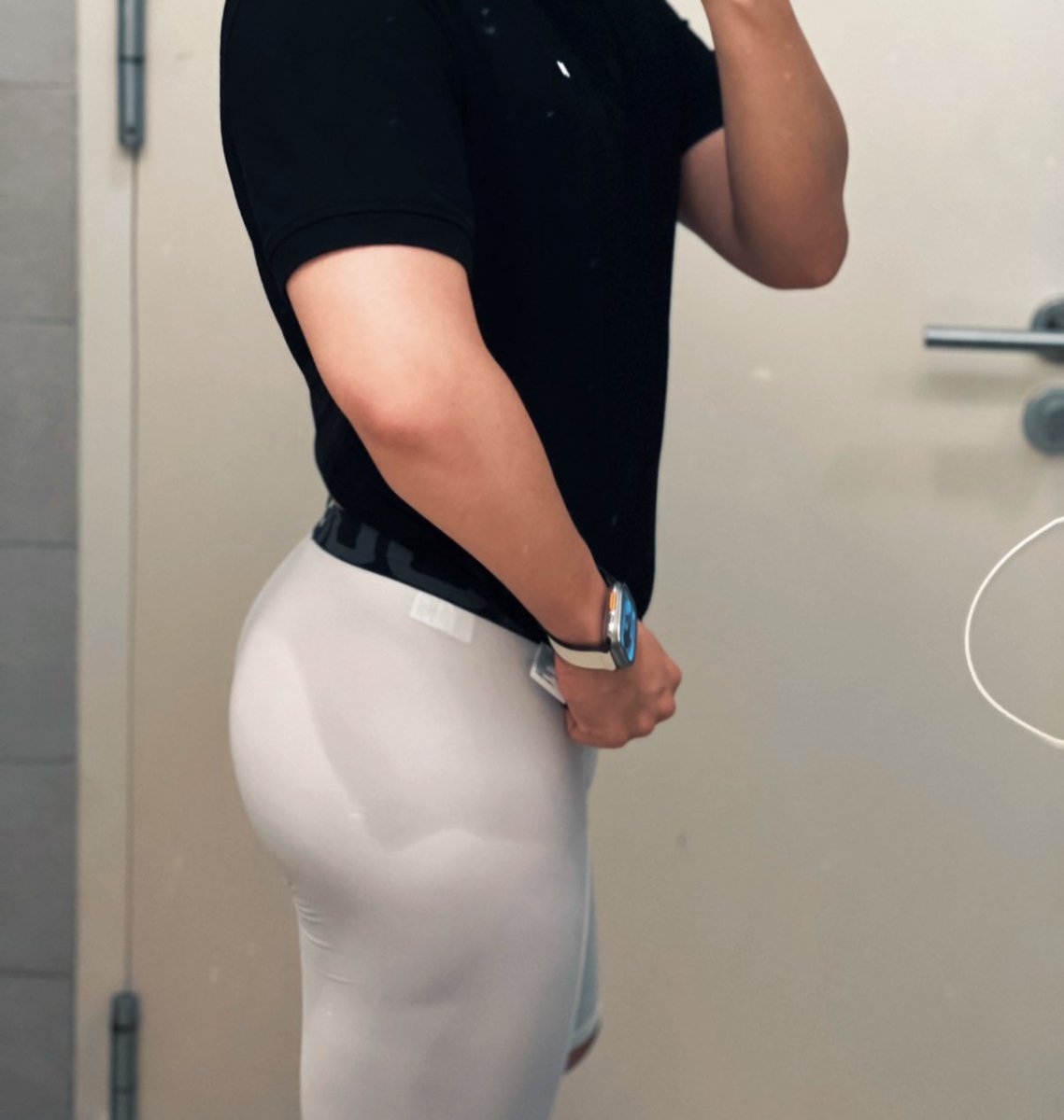 大白熊出没 tweet media