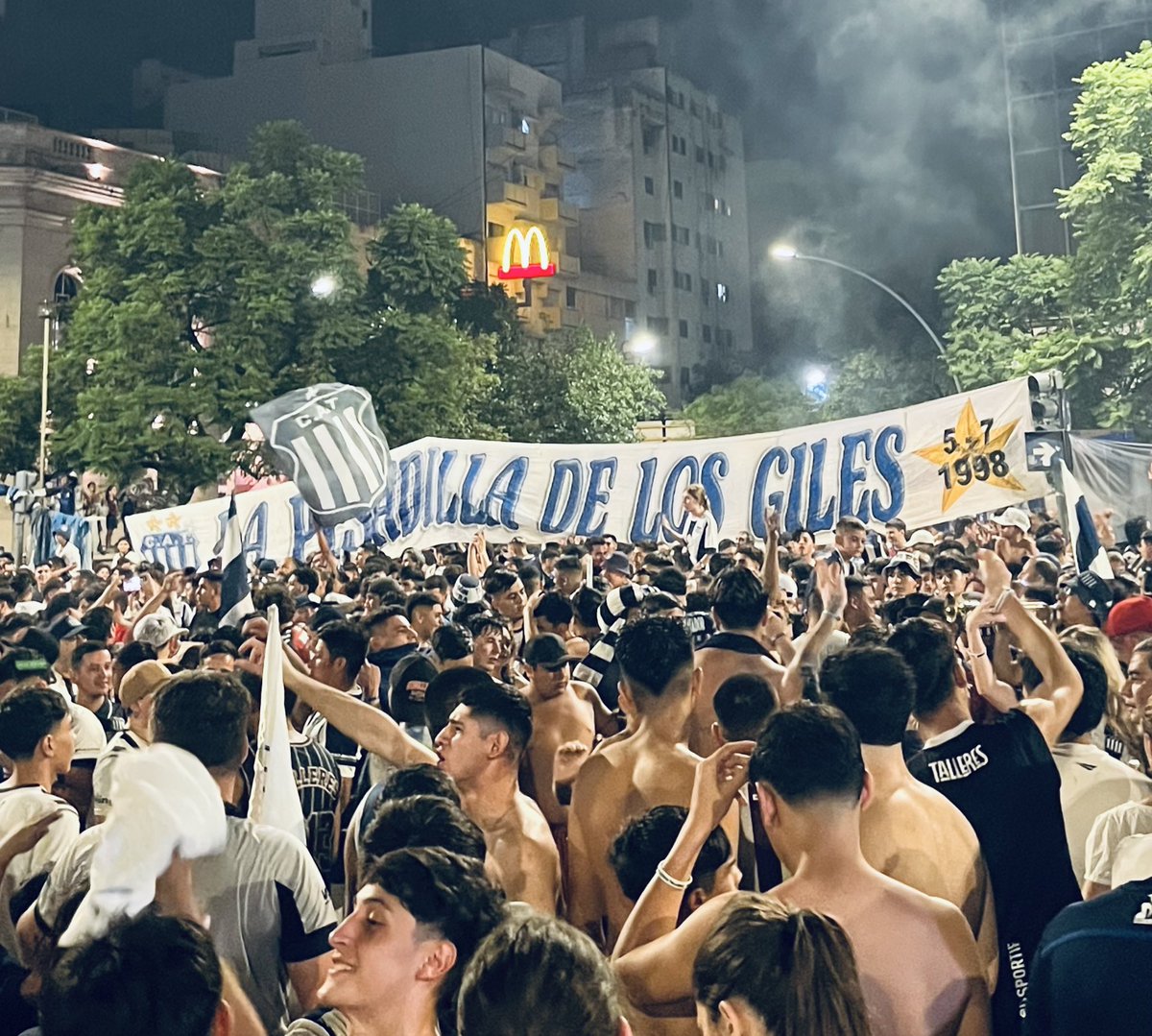 La mejor noche? La mejor noche fue esta. QUE LINDO SER DE TALLERES Y EL UNICO CAMPEÓN QUE TIENE CÓRDOBA