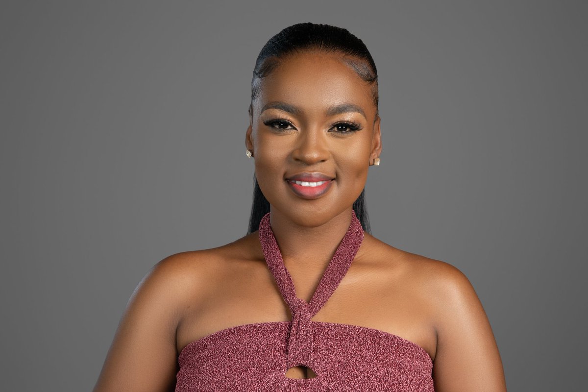 blackmluja's tweet photo. She's so cool ey #TeamCia
#BBMzansiS6
#BBMzansi
#Bazozwa https://t.co/jq9FCcvmXW