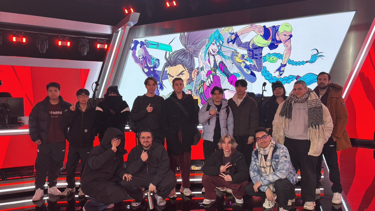 KarmineCorp's tweet image. Les deux rosters réunis en studio 🤝