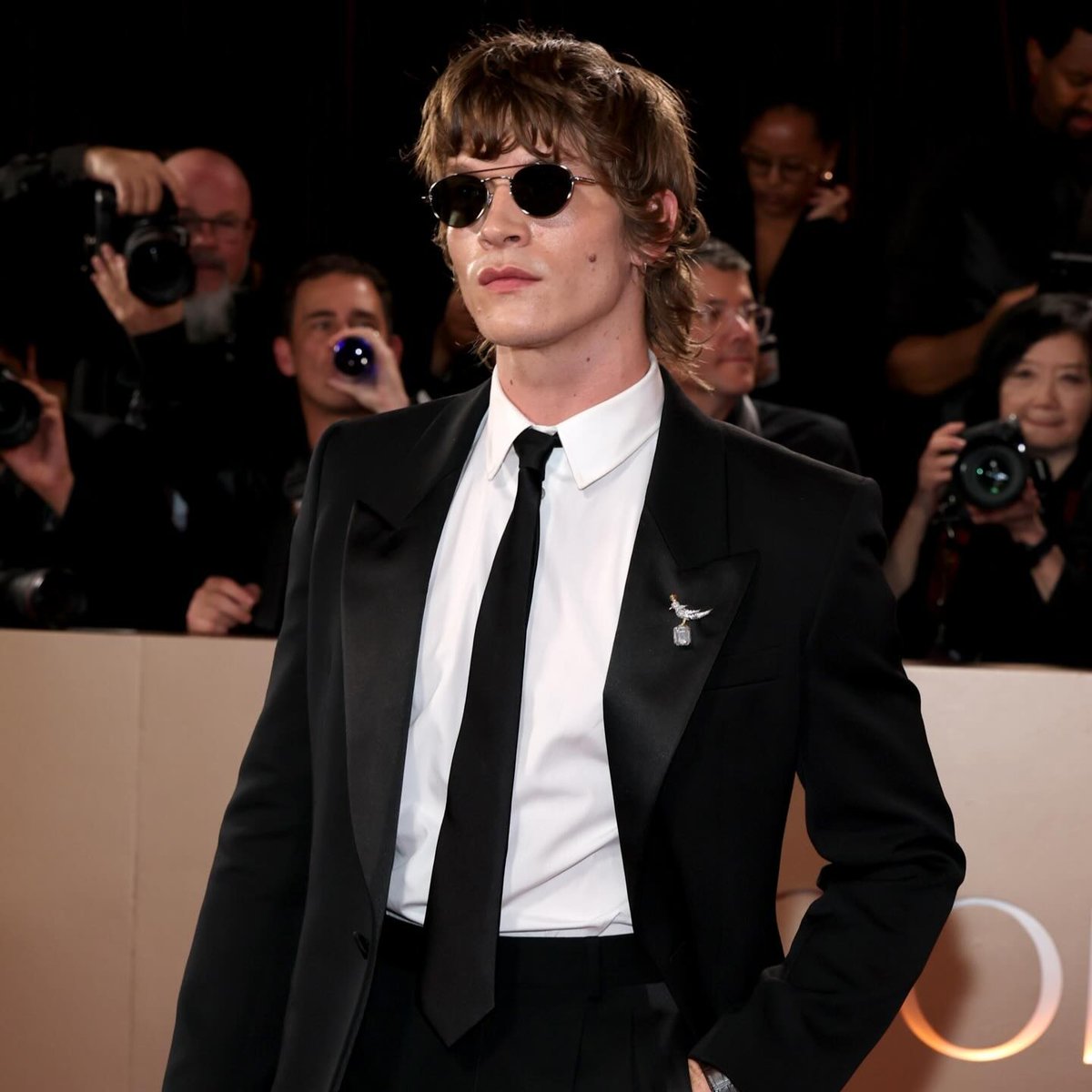 opticalindustry's tweet photo. Glasses and sunglasses showed up as intentional style choices on the #GoldenGlobes red carpet last night—elevating looks, telling stories, and redefining fashion. 👓🌟🕶️
#eyewear #sunglasses #glasses #redcarpetfashion #fashion #eyewearstyle https://t.co/KHlWaz8Mez