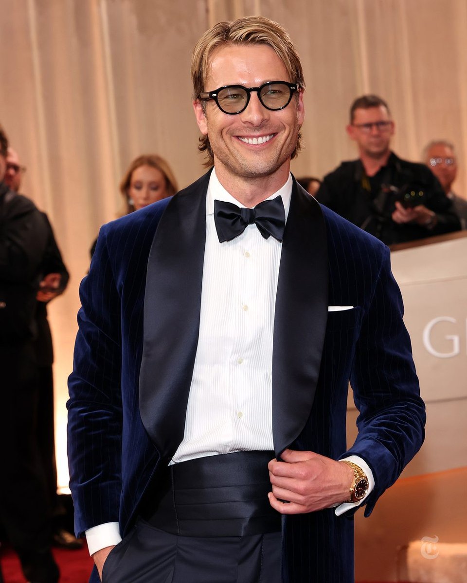 opticalindustry's tweet photo. Glasses and sunglasses showed up as intentional style choices on the #GoldenGlobes red carpet last night—elevating looks, telling stories, and redefining fashion. 👓🌟🕶️
#eyewear #sunglasses #glasses #redcarpetfashion #fashion #eyewearstyle https://t.co/KHlWaz8Mez
