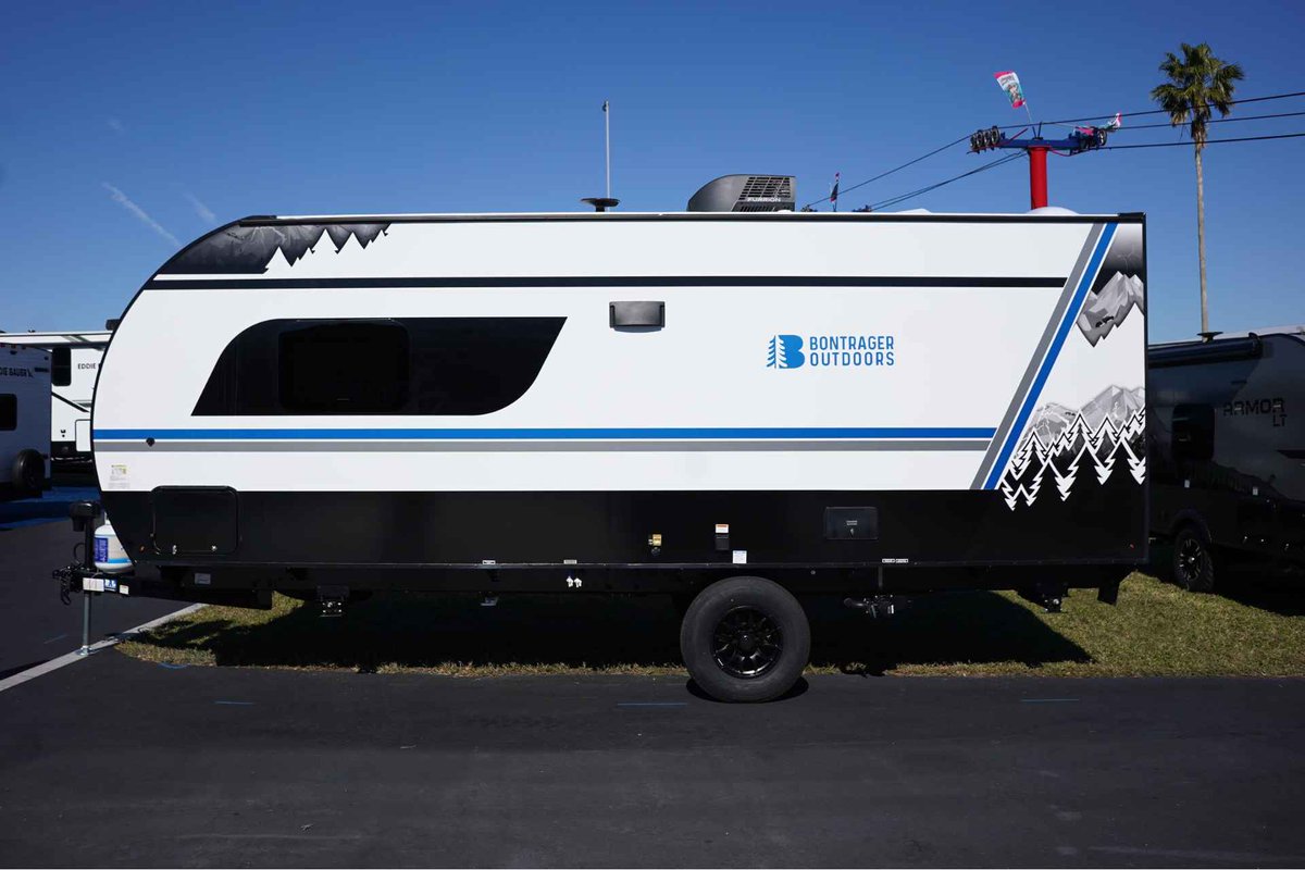 rvsupershows's tweet photo. 2026’s best new pick? The Bontrager Outdoors 21PD sports an innovative fold-out porch and thoughtful layout make this lightweight trailer a standout for weekend warriors and road-trip lovers. 🛣️🔥 
-
-
-
#rvlife #rv #traveltrailer #newrv https://t.co/SOMNk3ydua