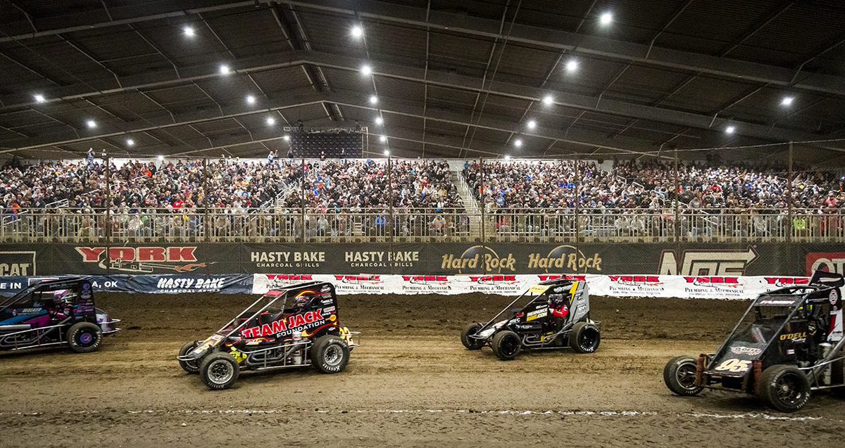 sammylazzz_'s tweet photo. Every January, racers from NASCAR, IndyCar, and every American racing series descend on Tulsa, Oklahoma to throw midget cars around a temporary, indoor quarter-mile dirt track for a chance to hoist the Golden Driller.

THIS is Chili Bowl Week, the greatest week of the year. https://t.co/6aUcEq14AQ