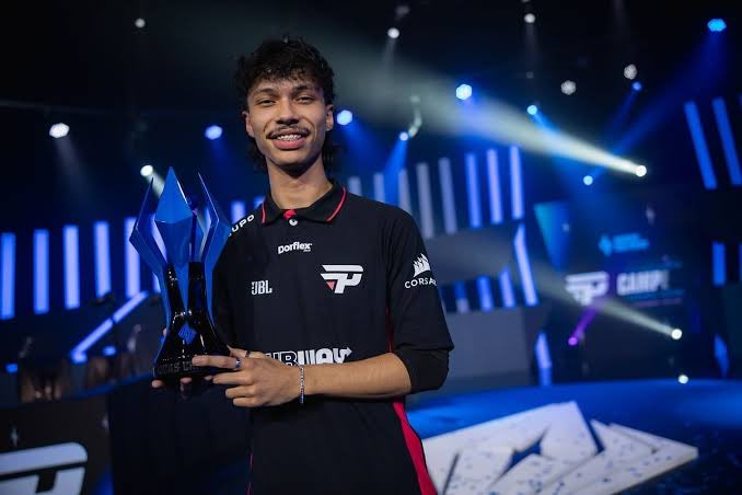 Showtana tweet media