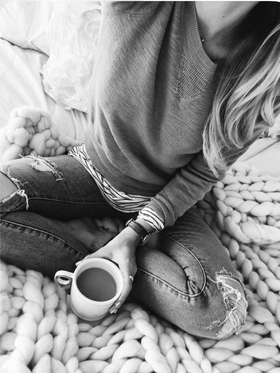 justme_killinit's tweet photo. Good morning succulent beauties☕️. Let’s kick Monday’s ass💪🏻 https://t.co/yrWmw3hirq