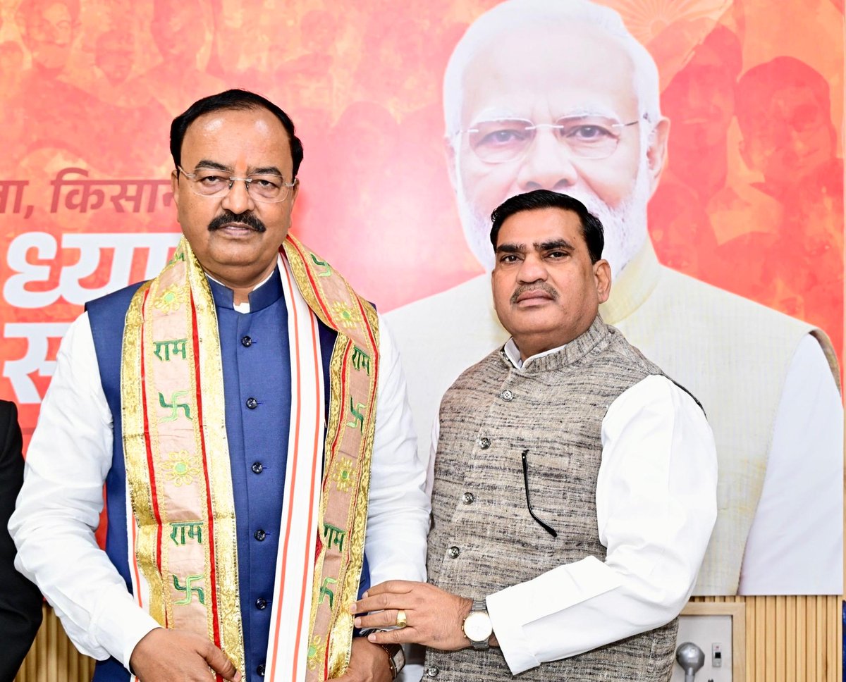 kpmaurya1's tweet photo. कैम्प कार्यालय, लखनऊ पर भाजपा जिलाध्यक्ष श्री हरीश गंगवार जी एवं पूर्व विधायक श्री विजेंद्र सिंह खटीक जी से शिष्टाचार भेंट कर कुशलक्षेम जाना। https://t.co/DpkJFcDSXC
