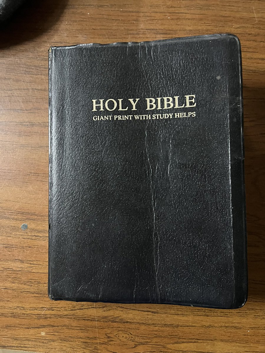 FinebaumsIman's tweet photo. Just found this abandoned Bible in some old files cabinets at office . Told me I could have it and now itโs gotten a new home !!
Iโve many others but print is larger in this 1984 King James Version . https://t.co/SU6lVfjl1Y