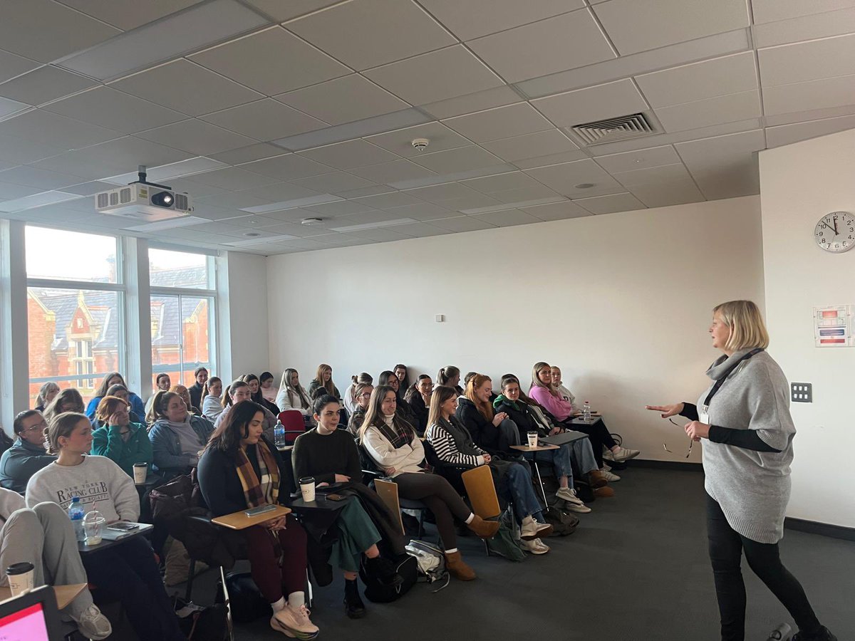 RcmNi's tweet photo. Always a pleasure to catch up with Queen’s University midwifery students and their lecturers!
Good to meet Year 2 again as they progress on their midwifery journey #byyourside #futuremidwives #midwifery https://t.co/Te7ZV0OTai