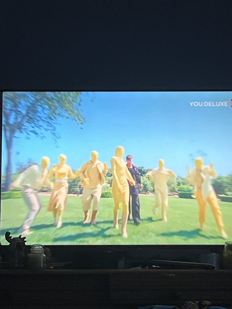 L25Xxx's tweet photo. Look who finally gets played on deluxe music. 2026 will be his year🎉🎉🎉🎉 https://t.co/uE0OyicSl2