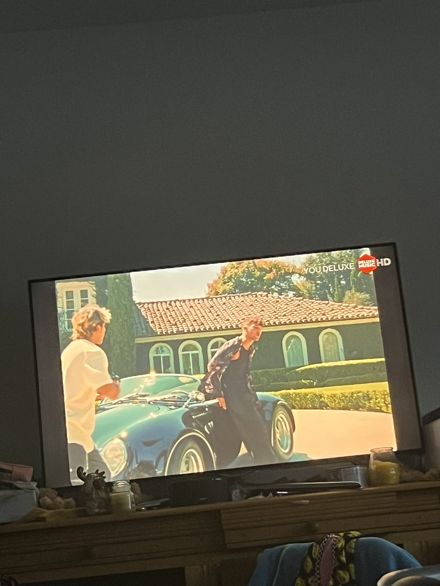 L25Xxx's tweet photo. Look who finally gets played on deluxe music. 2026 will be his year🎉🎉🎉🎉 https://t.co/uE0OyicSl2