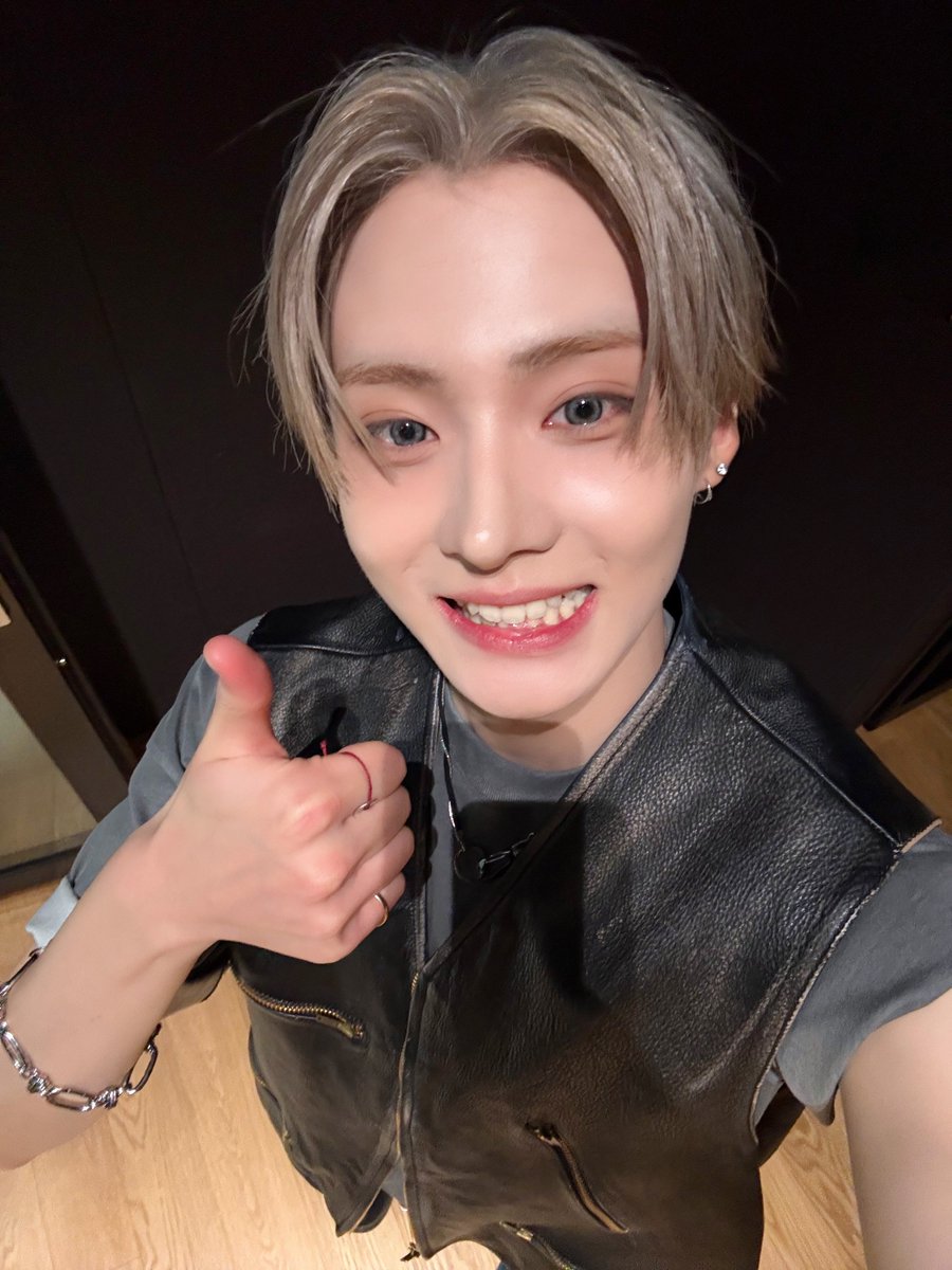 데이 tweet media
