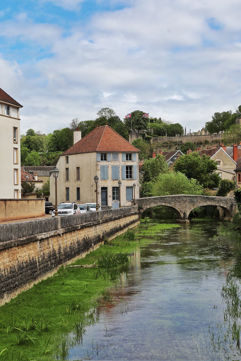 🟠 𝗡𝗼𝘀 𝘃𝗶𝗹𝗹𝗲𝘀 𝗲𝗻 𝗴𝗿𝗮𝗻𝗱 ! 🙌 
#LeSaviezVous ? Le Congrès de 1814 a eu lieu à <a href="/chatillonmairie/">Ville de Châtillon-sur-Seine</a> ! Les souverains coalisés d'Autriche, Prusse, Russie et Angleterre rencontrent les représentants de Napoléon pour trouver une issue aux guerres en cours ! ⚔️