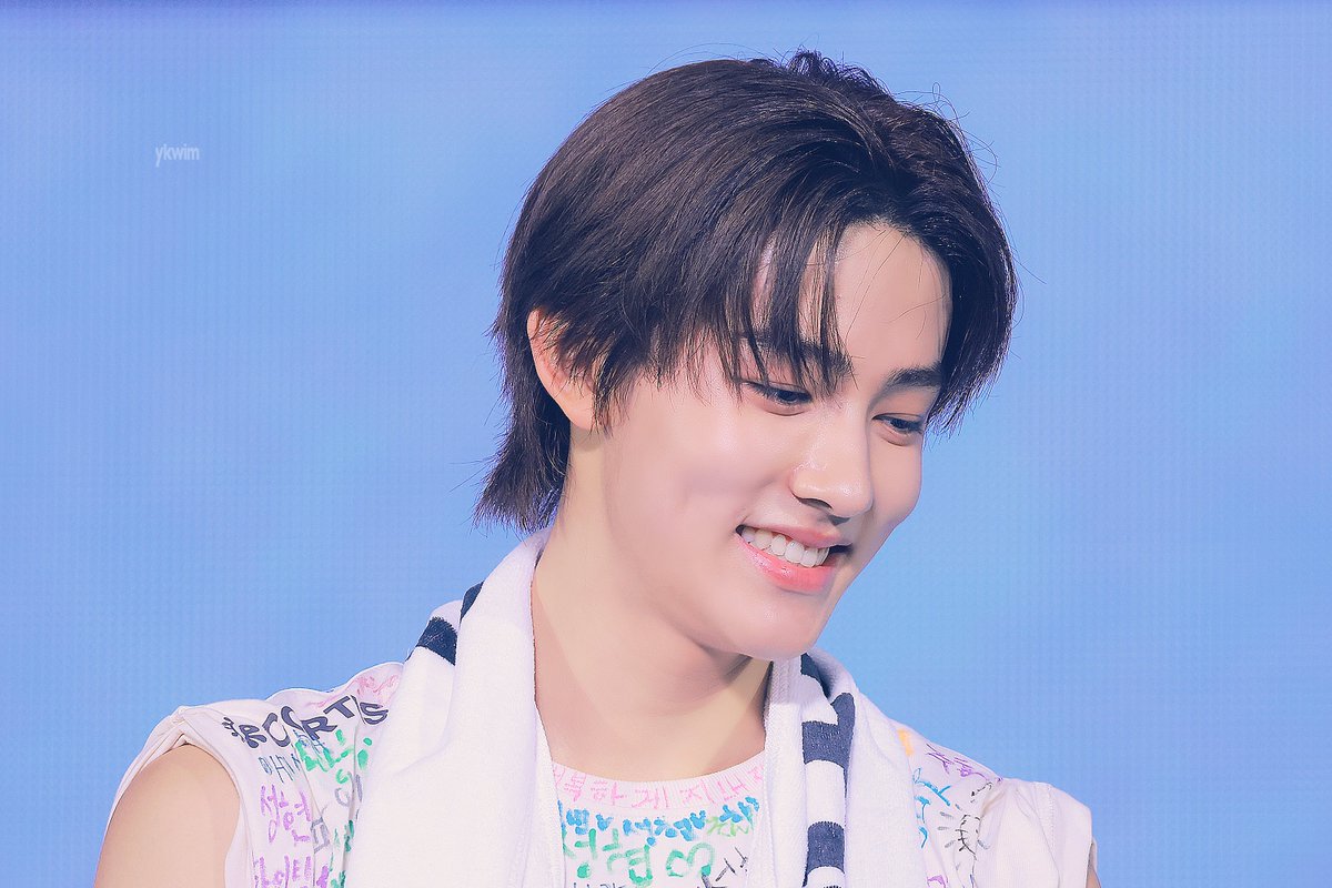 ykwim_sh's tweet photo. 성현아 생일축하해🎂🎉
#새벽배송된성현생일
#EomfulSeventeenYears
#HappySeonghyeonDay https://t.co/iOpPECNLDw