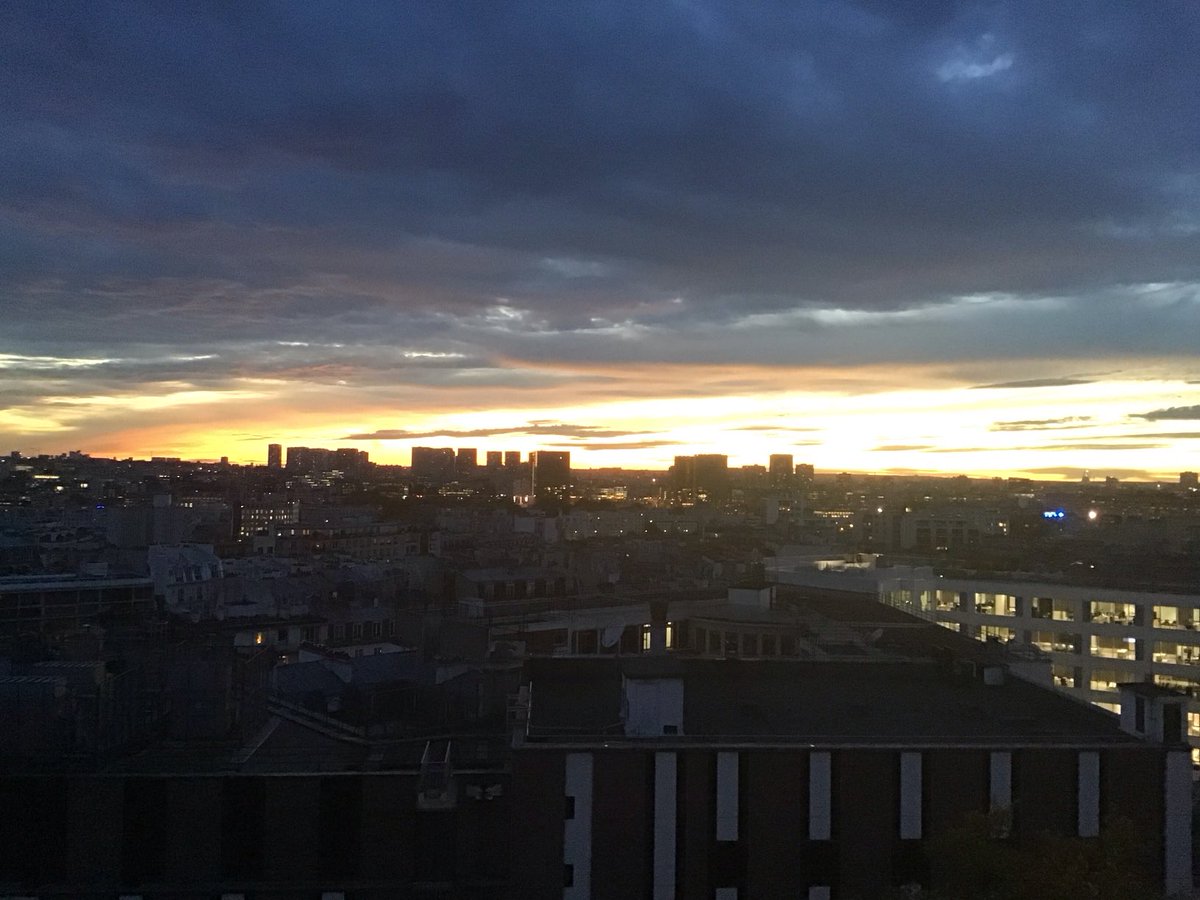 Fanfan121121's tweet image. Paris : la nuit tombe. Je vous embrasse. 💋