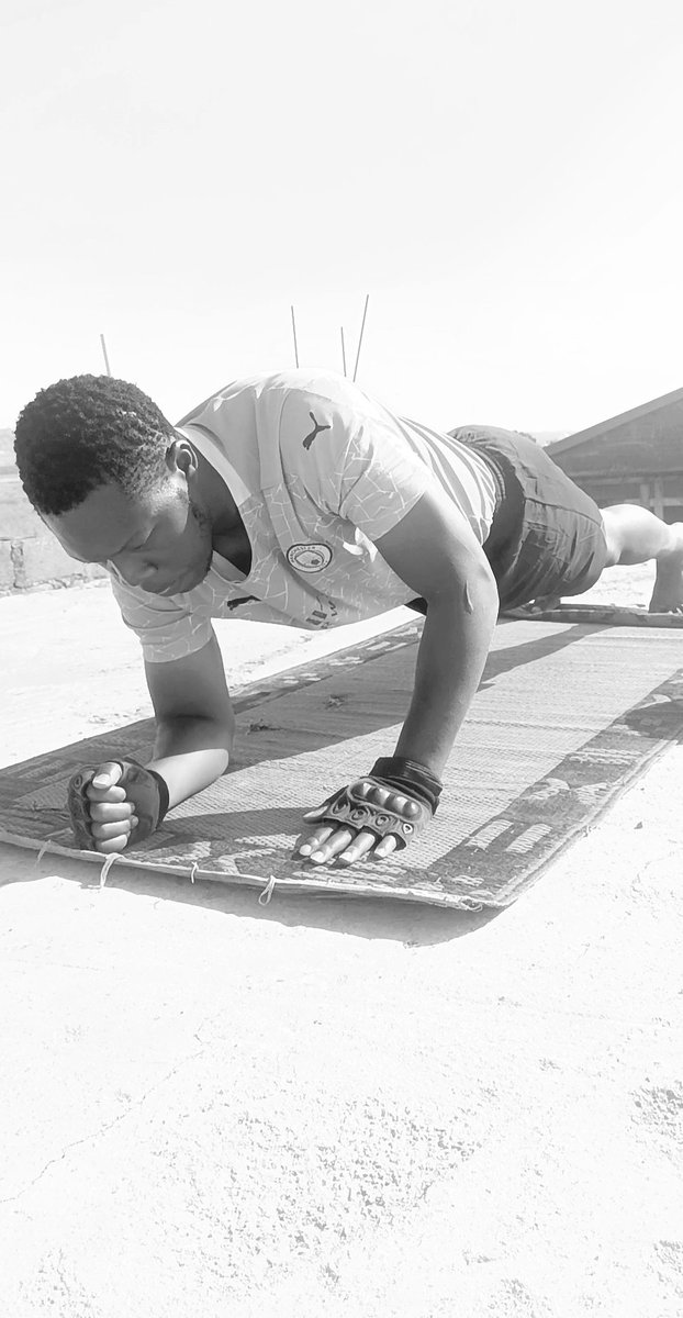 NjokuBrigh79341's tweet photo. It's the start of the new week guys 
Let's prepare for what the week has for us 💪🏋️🦵 @S27community 
#27fitnesspro
#workoutsuccess
#adidas https://t.co/bE03D01tIk