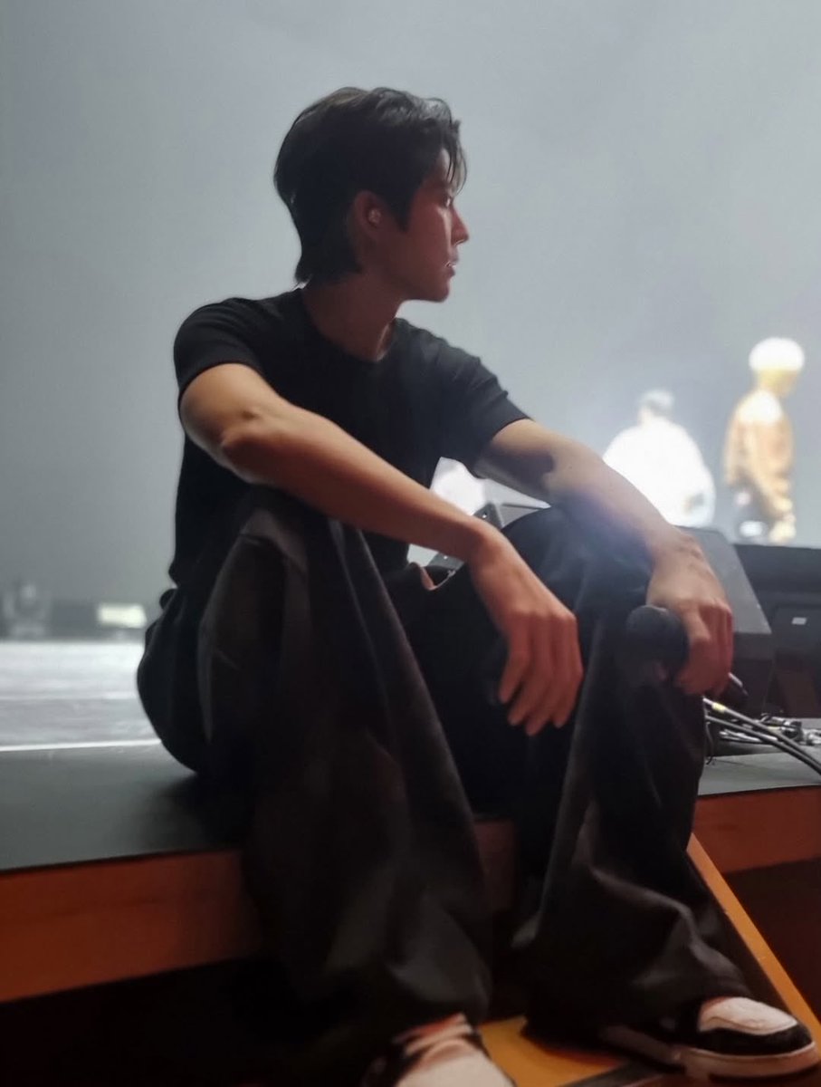 kyujongthecnt's tweet photo. 오사카 콘서트 2회, 마지막 날까지 모두 무사히 잘 마쳤습니다. 함께 무대를 만들어준 파이브오원 멤버들, 현중이형 영생이형 너무 고맙고♡ 보이지 않는 곳에서 끝까지 애써주신 모든 스탭분들, 그리고 그 자리를 가득 채워주고 마음으로 응원해준 일본 팬 여러분께 진심으로 감사드립니다 ^^
여러분 덕분에 오사카에서의 시간은 더 뜨겁고, 더 깊게 마음에 남았습니다. 다시 만날 날까지 오래 오래 잘 간직할게요. 정말 고맙습니다 💚

大阪コンサート2回、最終日まで すべて無事に終えました。 一緒に舞台を作ってくれたFIVE O ONEのメンバーたち、 ヒョンジュンさん、ヨンセンさん、本当にありがとう♡ 見えないところで最後まで頑張ってくださったすべてのスタッフの方々、 そしてその場を埋め尽くしてくれて、心で応援してくれた日本のファンの皆さん 心からありがとうございます。^^
皆さんのおかげで大阪での時間は もっと熱く、もっと深く心に残りました。 また会える日まで長く大切にします。 本当にありがとうございます。 💚

#김규종 
#KIMKYUJONG 
#theconnectumm 
#FIVEOONE