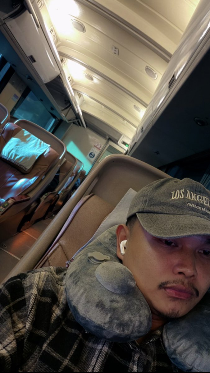 bitch_bear7's tweet photo. ได้เวลากลับไปใช้กรรมต่อ 🫥🪫 https://t.co/W8X0anQRii