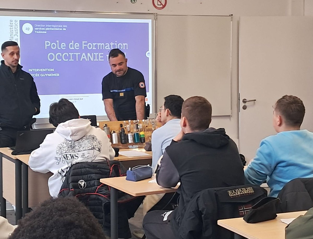 #ParcoursAvenir - classes de la filière SECU - présentation des différents parcours et concours de l'administration pénitentiaire.
@voieProtoulouse <a href="/EskenaziSand/">Eskenazi Sandrine</a> <a href="/DSDEN31/">DSDEN 31</a>