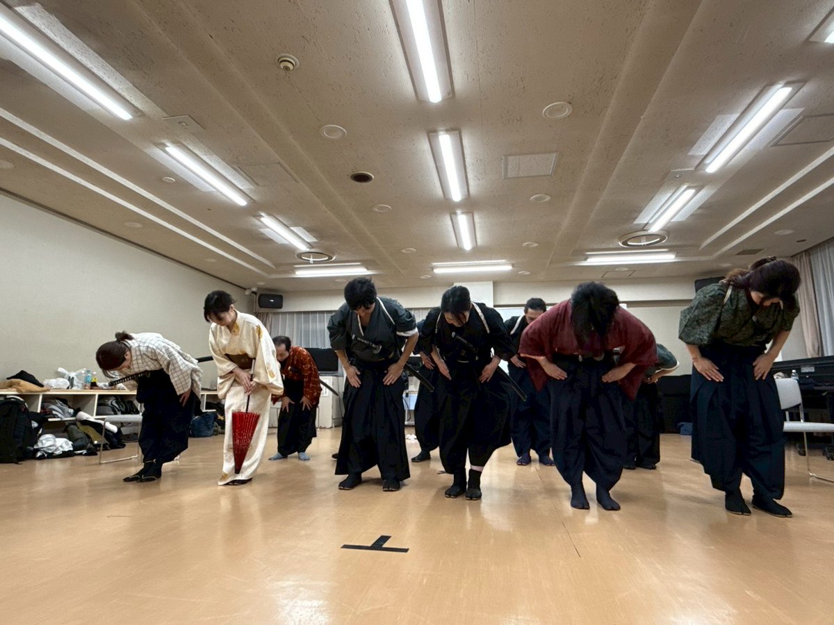 JIENNsamurai's tweet photo. 【殺陣教室 合同公演 〜乱〜】

"45分間の剣劇"
▶日時
1/18(日)
1部 16:00開演
2部 18:00開演
※開場は各回20分前
※上演時間 約45分

▶料金
チケット 2,400円＋1ドリンク

▶会場
bar ニューサンナイ
（中野富士見町駅 徒歩1分）

予約サイト

https://t.co/omnAfvF3jz

#殺陣 #発表会 #時代劇 https://t.co/0eSB3uNnM7