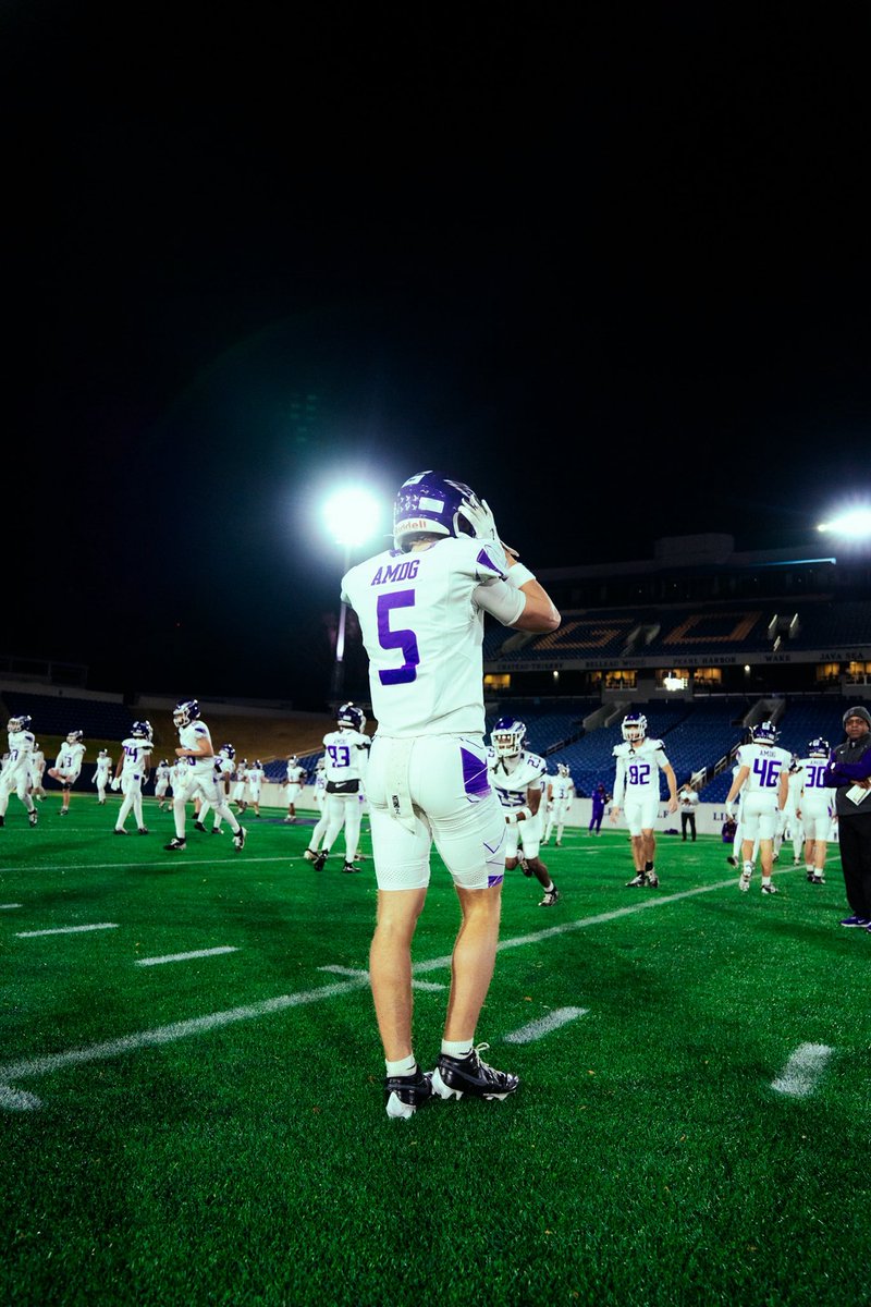 _lincolnshelton's tweet photo. Blessed to have been voted Team Captain &amp; Special Teams POY by my teammates! https://t.co/e7rRbftxw2